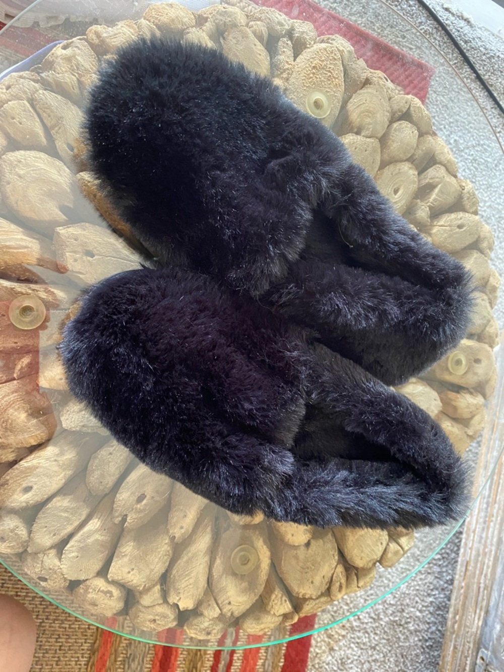 Plush Fuzzy Women's Slip-On Slippers - Black